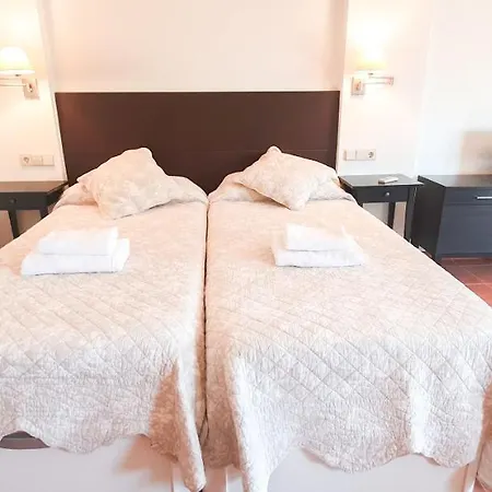 Skol 329 - Spacious Beachfront With Sea Views *