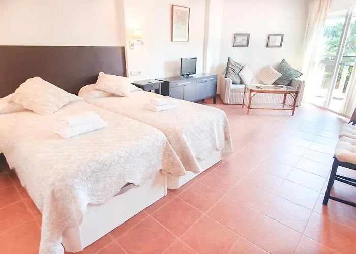아파트 Skol 329 - Spacious Beachfront With Sea Views 마르베야